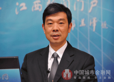 万国平